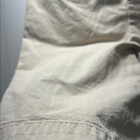 New York & Company Tan Bermuda Shorts Classic Style Women’s 6 only 1 callout - Picture 3 of 6